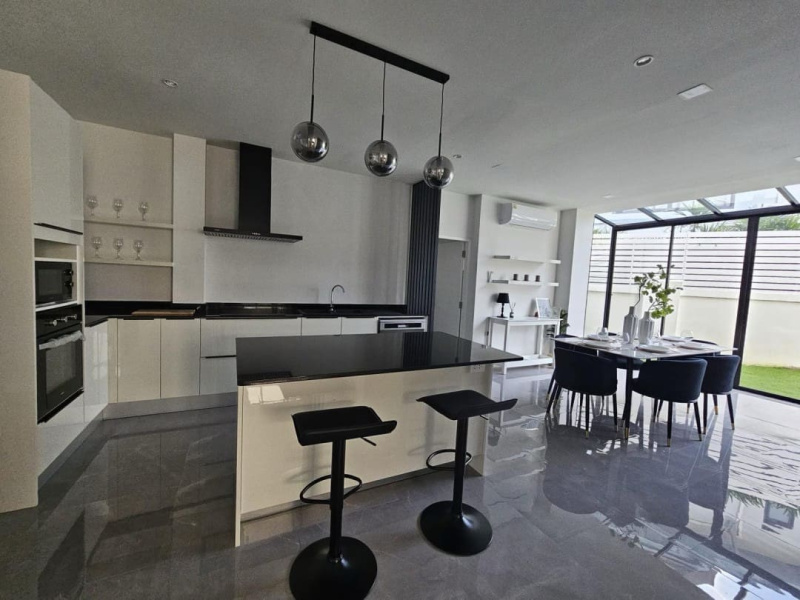 Chalong, Mueang Phuket, Phuket, 4 Bedrooms Bedrooms, ,4 BathroomsBathrooms,Villa,For Sale,1132