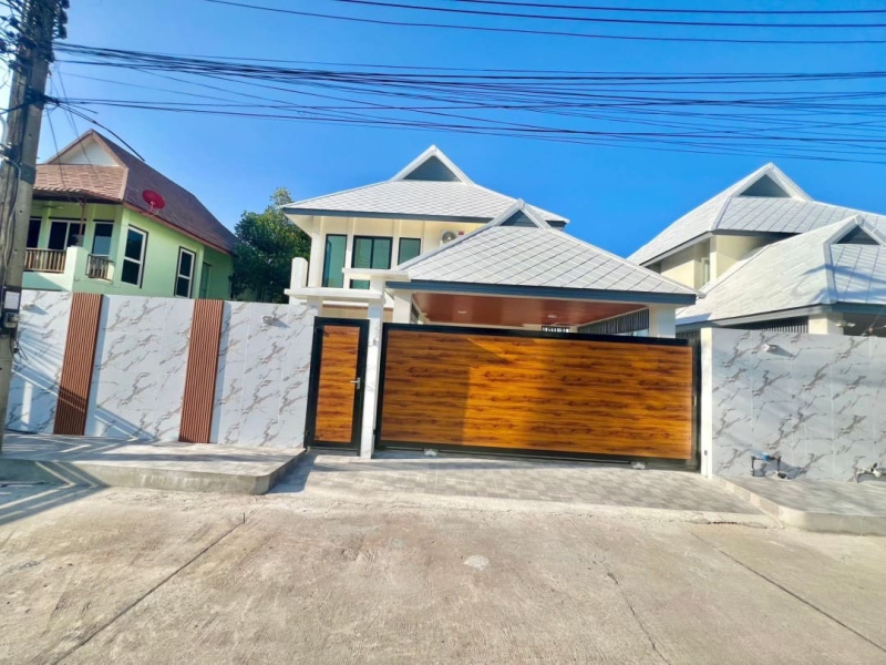 Chalong, Mueang Phuket, Phuket, 3 Bedrooms Bedrooms, ,4 BathroomsBathrooms,House,For Sale,1149
