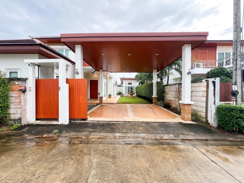 Ratsada, Mueang Phuket, Phuket, 3 Bedrooms Bedrooms, ,4 BathroomsBathrooms,House,For Sale,1033