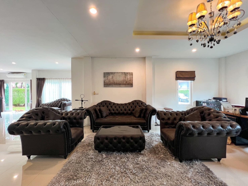 Ratsada, Mueang Phuket, Phuket, 3 Bedrooms Bedrooms, ,4 BathroomsBathrooms,House,For Sale,1033