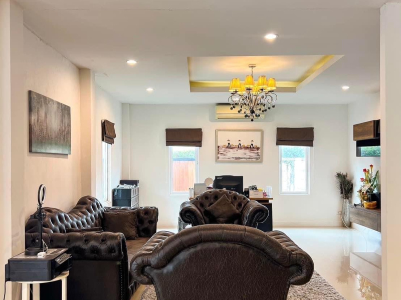 Ratsada, Mueang Phuket, Phuket, 3 Bedrooms Bedrooms, ,4 BathroomsBathrooms,House,For Sale,1033