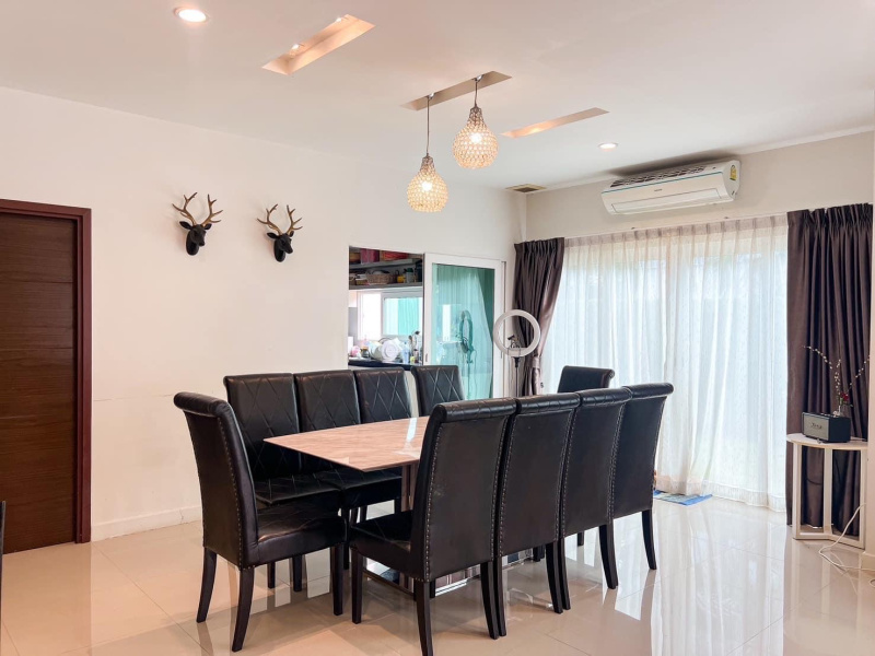 Ratsada, Mueang Phuket, Phuket, 3 Bedrooms Bedrooms, ,4 BathroomsBathrooms,House,For Sale,1033