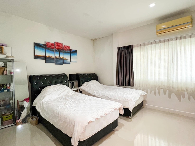 Ratsada, Mueang Phuket, Phuket, 3 Bedrooms Bedrooms, ,4 BathroomsBathrooms,House,For Sale,1033