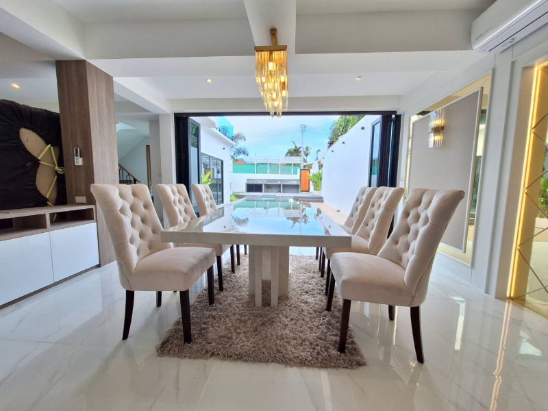 Rawai, Mueang Phuket, Phuket, 3 Bedrooms Bedrooms, ,4 BathroomsBathrooms,Villa,For Sale,1038