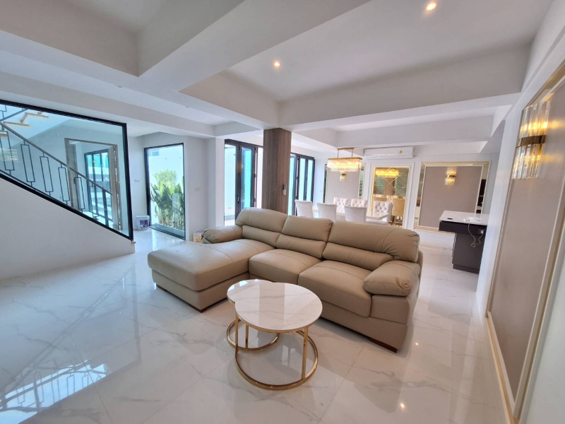 Rawai, Mueang Phuket, Phuket, 3 Bedrooms Bedrooms, ,4 BathroomsBathrooms,Villa,For Sale,1038